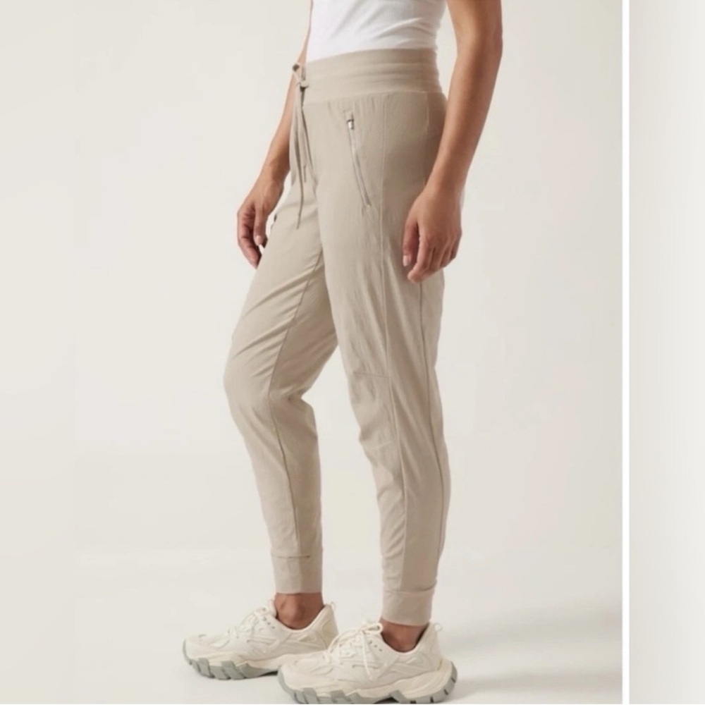Athleta women sz 10 Trekkie North Jogger Pants - Picture 2 of 11